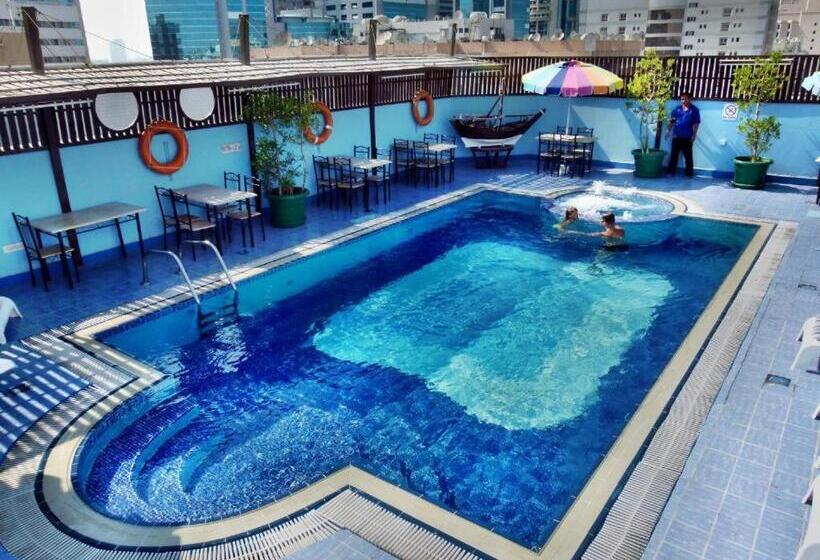 هتل Knight Armour