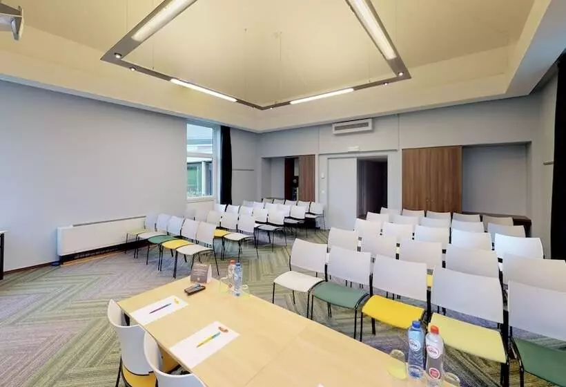 Ibis Styles Louvain La Neuve Hotel And Events