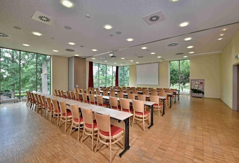 Lh Parkhotel Hluboka Nad Vltavou