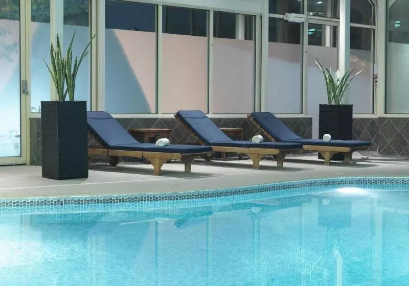 The Landmark Hotel And Leisure Club