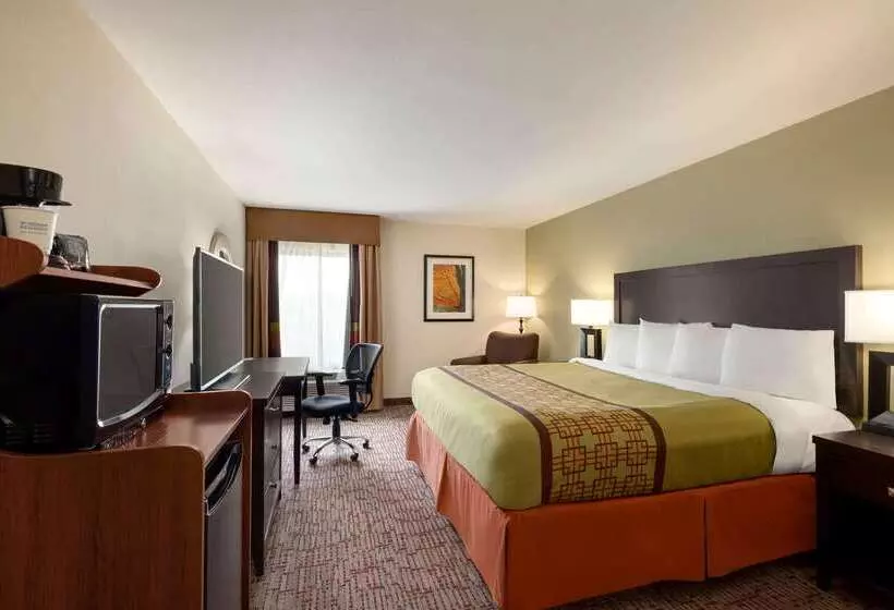 Отель Baymont By Wyndham Augusta West