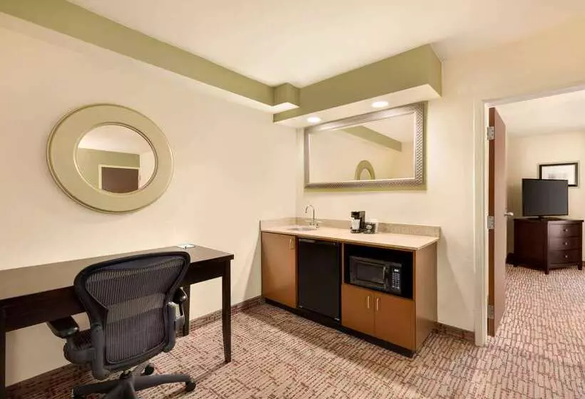 Отель Baymont By Wyndham Augusta West