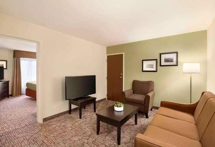 Отель Baymont By Wyndham Augusta West