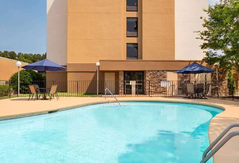 فندق Baymont By Wyndham Augusta West