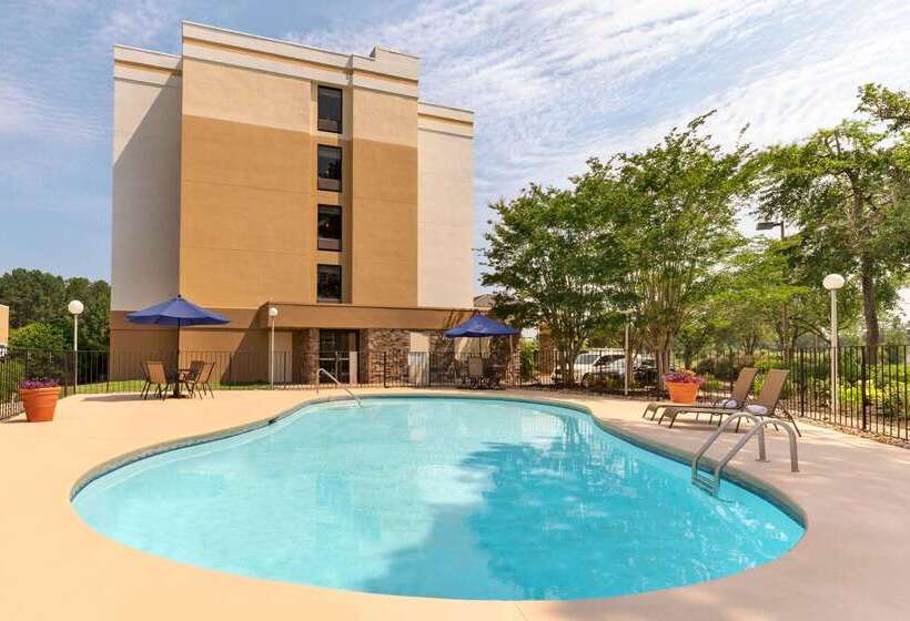 فندق Baymont By Wyndham Augusta West