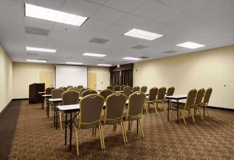 هتل Comfort Inn & Suites