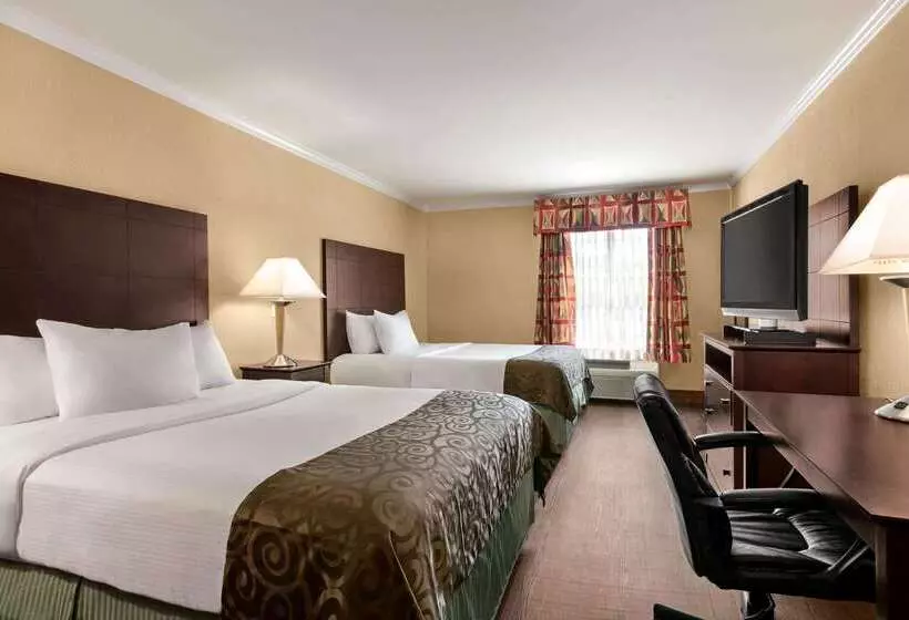 هتل Comfort Inn & Suites