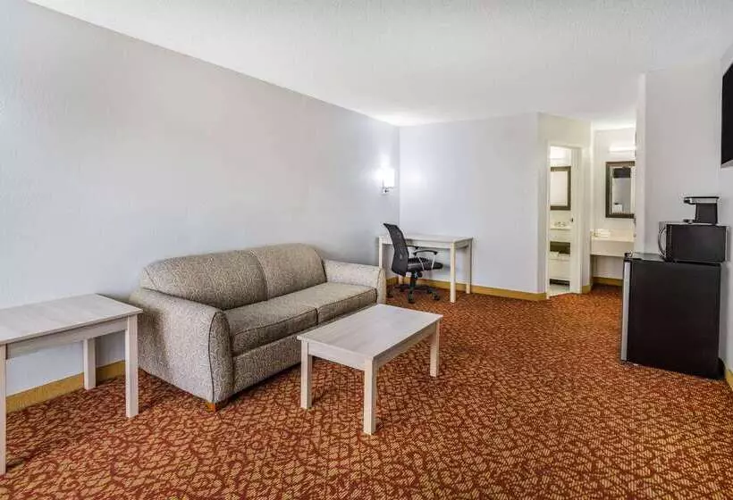 ホテル Days Inn & Suites By Wyndham Colonial