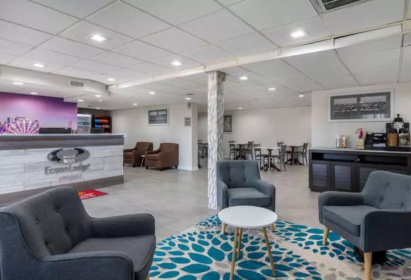 Hotel Econo Lodge At The University