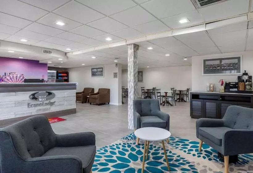 Hotel Econo Lodge At The University