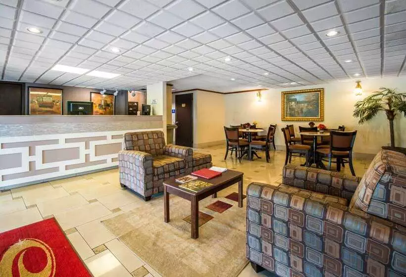 בית מלון כפרי Jax Airport