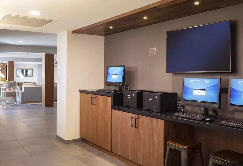 酒店 Fairfield Inn & Suites By Marriott Providence Airport Warwick