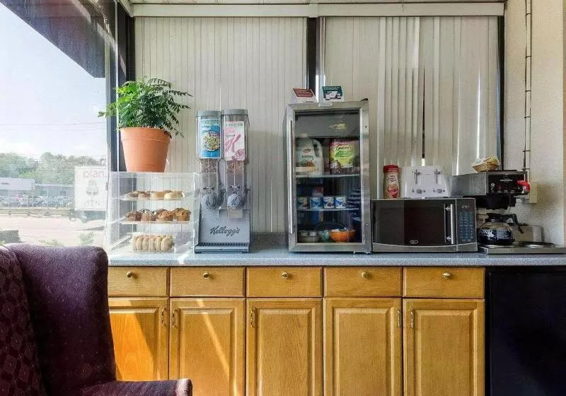 酒店 Framingham Inn