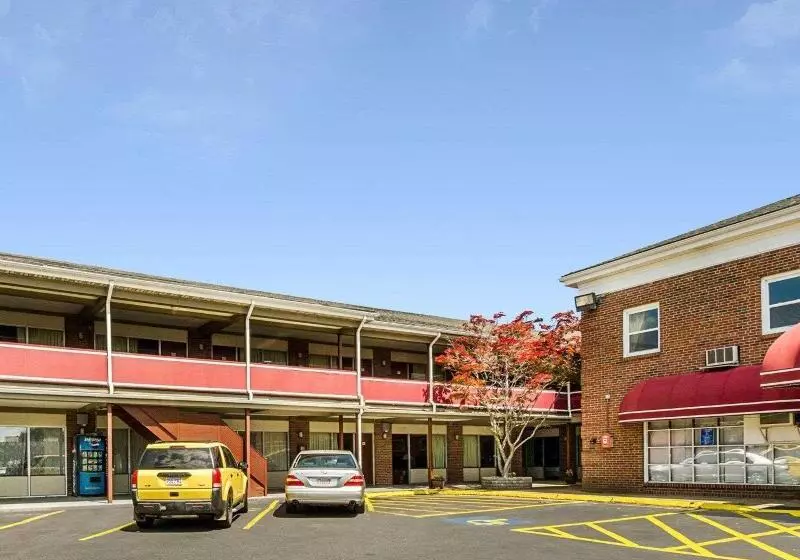 酒店 Framingham Inn