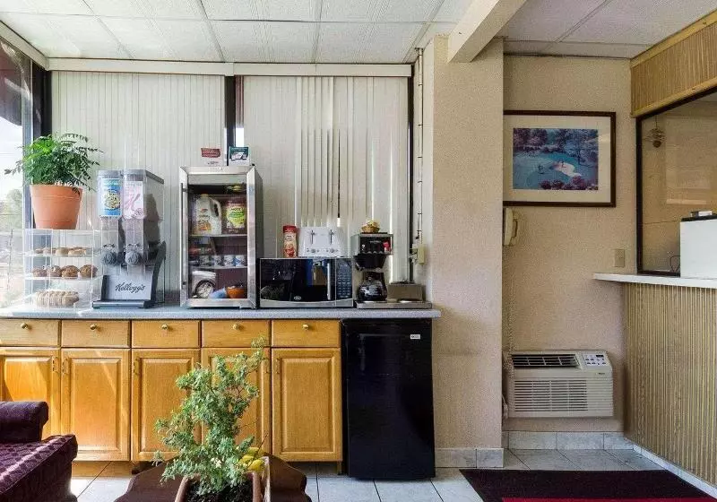 酒店 Framingham Inn