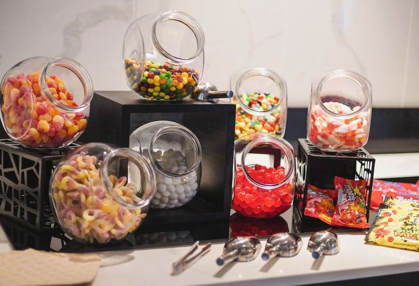 هتل Intercontinental Montreal, An Ihg