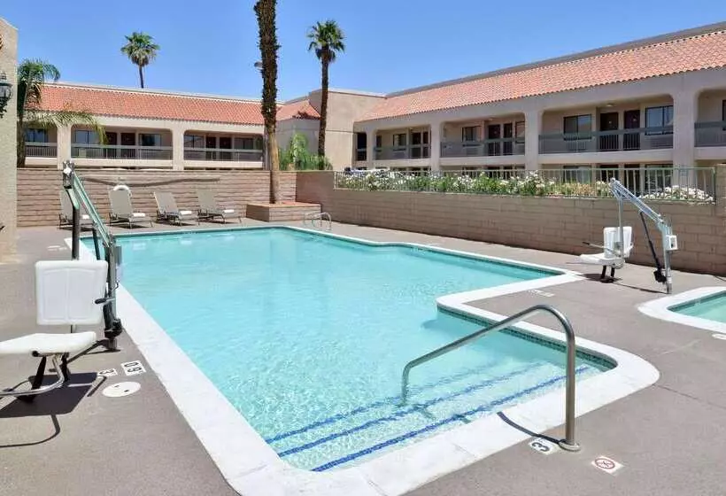 酒店 Signature Inn Indio I 10