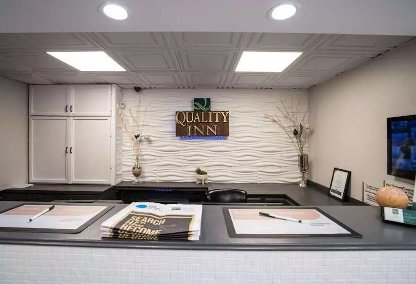 ホテル Quality Inn Cromwell  Middletown