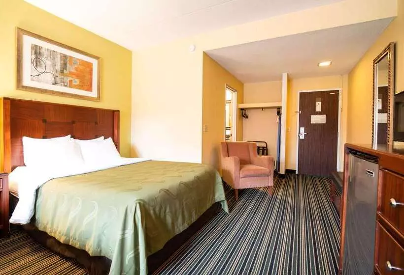 ホテル Quality Inn Cromwell  Middletown