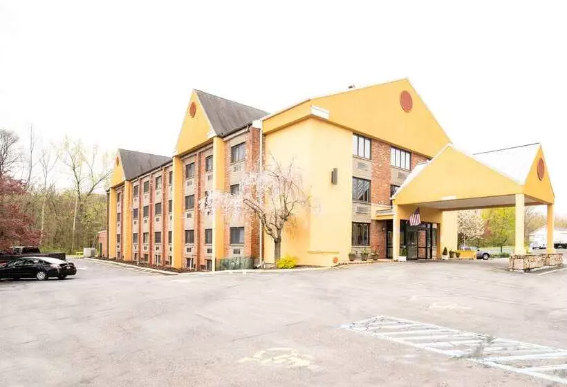ホテル Quality Inn Cromwell  Middletown
