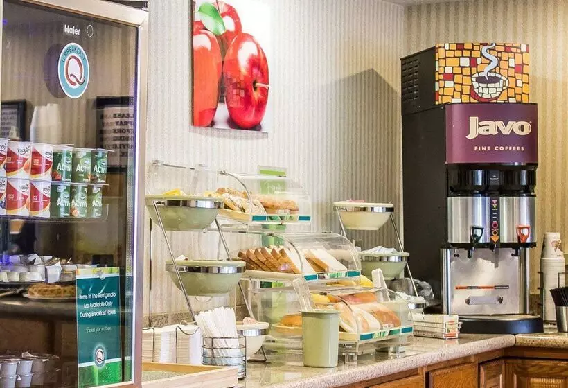 בית מלון כפרי Quality Inn