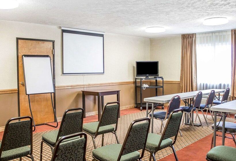 Отель Quality Inn