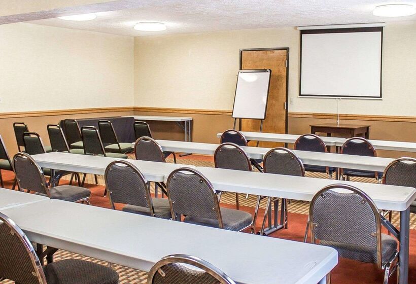 Отель Quality Inn