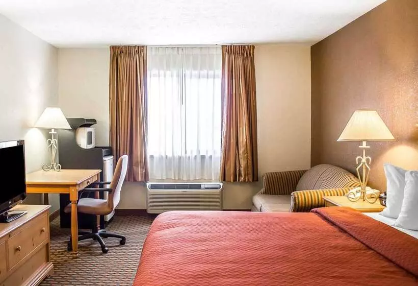 בית מלון כפרי Quality Inn