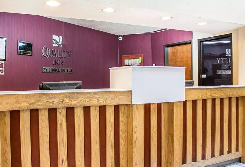 בית מלון כפרי Quality Inn