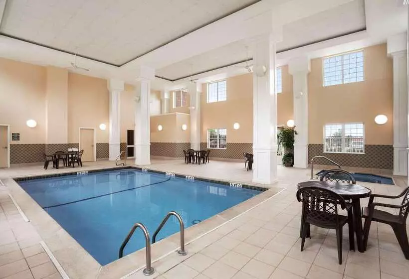 ホテル Quality Inn Manchester