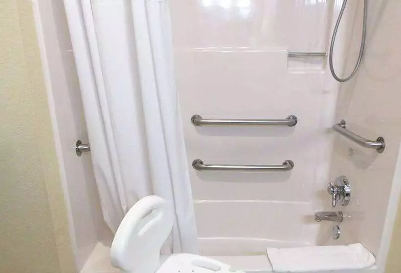 Отель Quality Inn & Suites