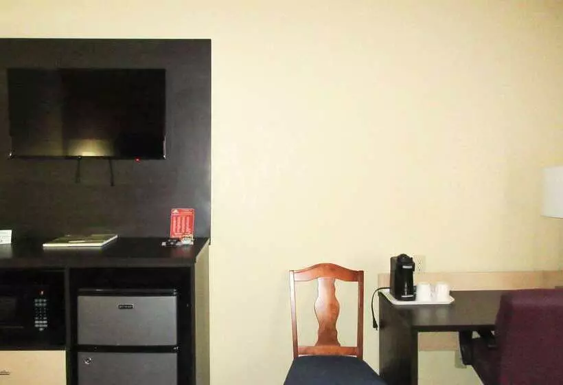 Отель Quality Inn & Suites