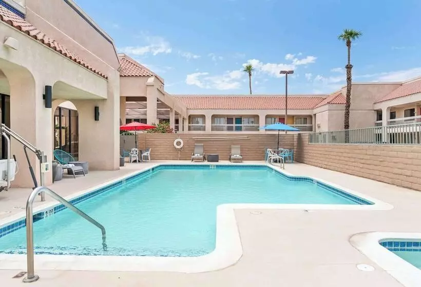 酒店 Signature Inn Indio I 10