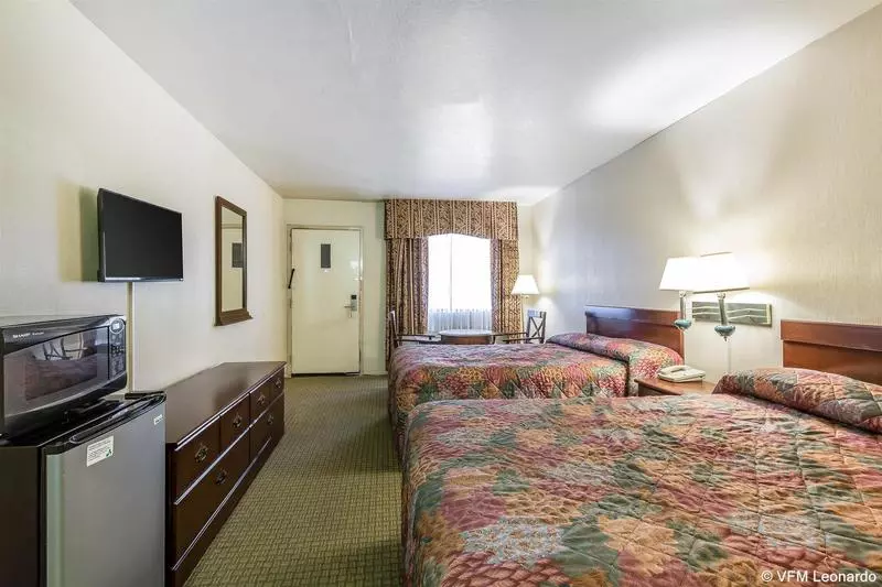 酒店 Rodeway Inn Magic Mountain Area