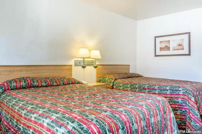 酒店 Rodeway Inn Magic Mountain Area