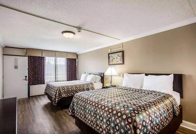 בית מלון כפרי Super 8 By Wyndham Meadowlands