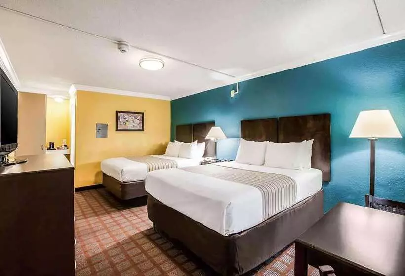 בית מלון כפרי Super 8 By Wyndham Meadowlands