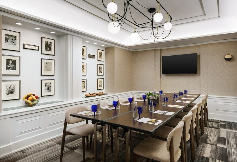 The Algonquin Hotel Times Square, Autograph Collection