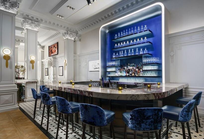 The Algonquin Hotel Times Square, Autograph Collection