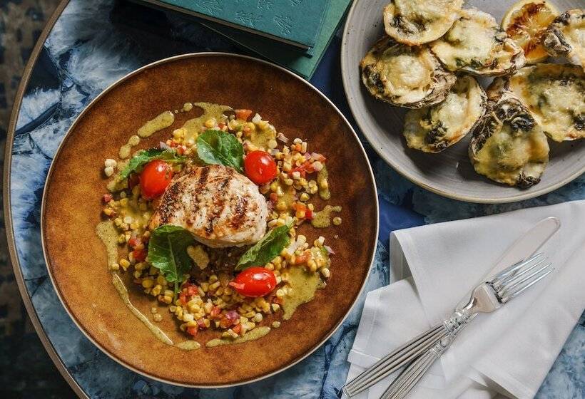 The Algonquin Hotel Times Square, Autograph Collection