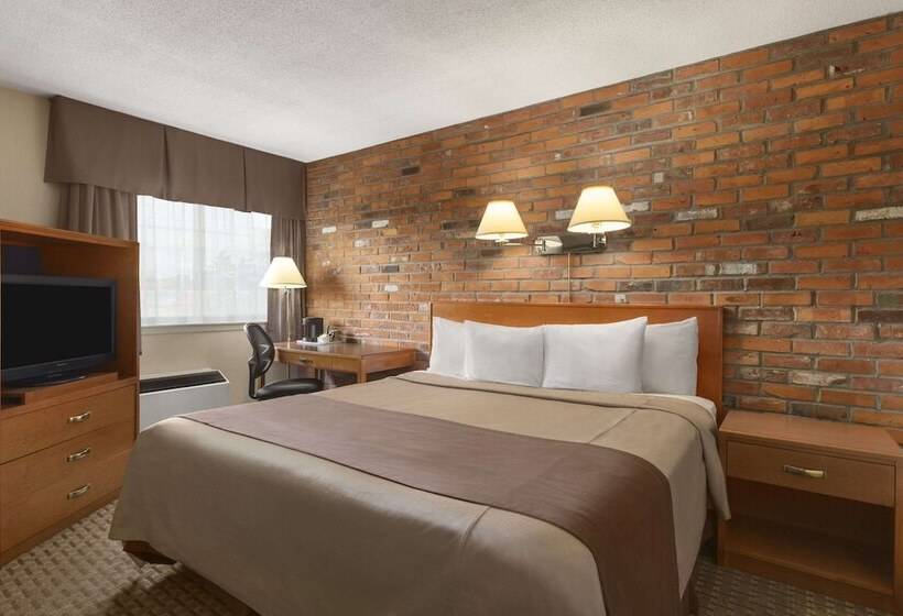 فندق Travelodge By Wyndham Thunder Bay On