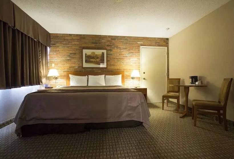 호텔 Travelodge By Wyndham Thunder Bay On