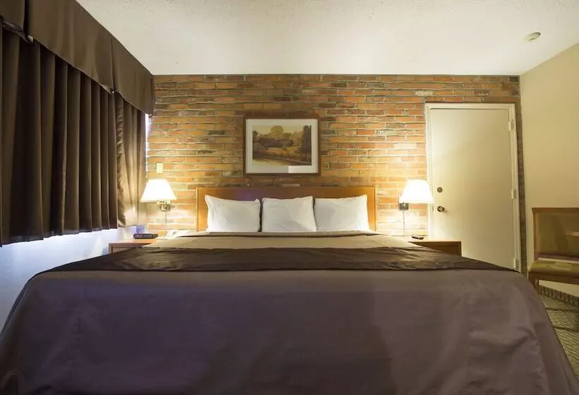 호텔 Travelodge By Wyndham Thunder Bay On