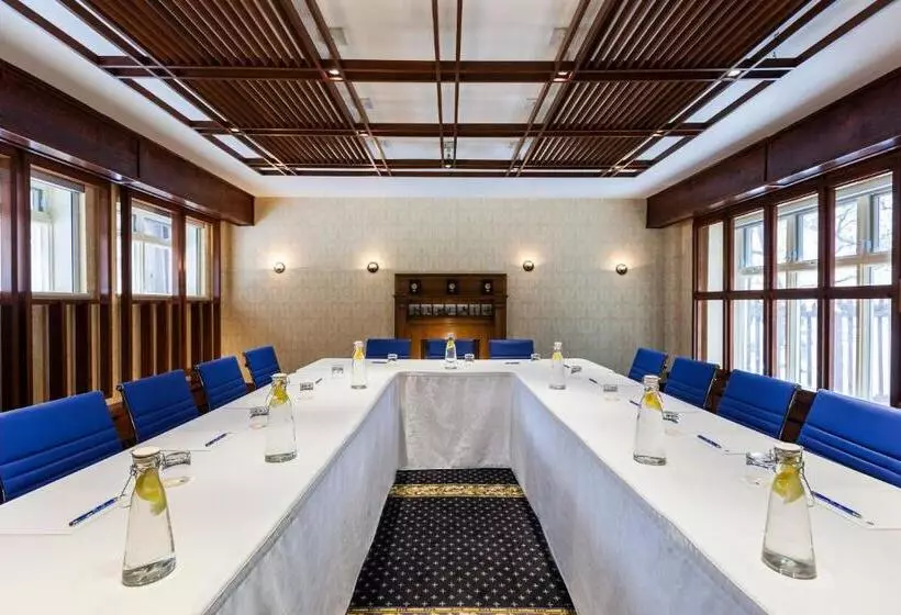 Отель Chateau Versailles