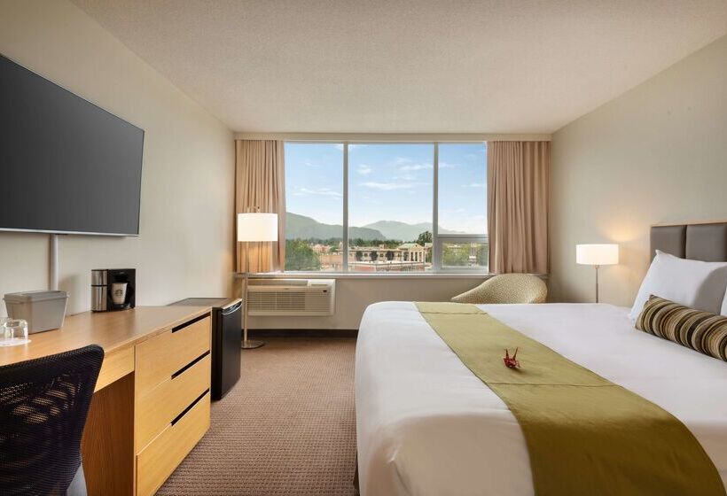 Coast Chilliwack Hotel By Apa