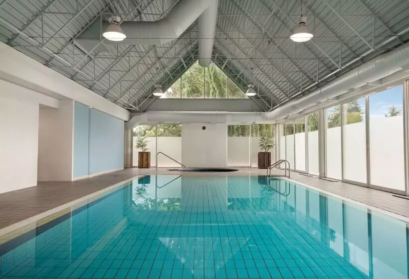 Coast Chilliwack Hotel By Apa