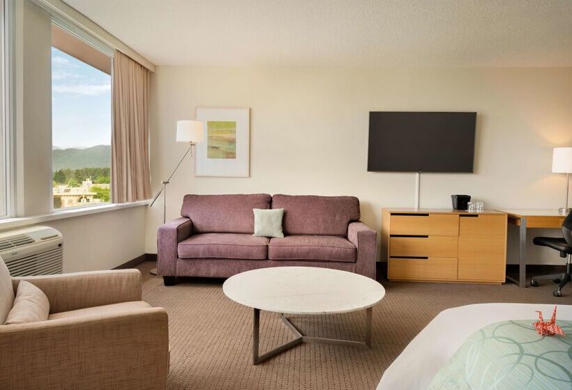 Coast Chilliwack Hotel By Apa