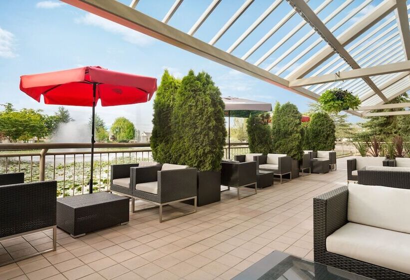 Coast Chilliwack Hotel By Apa