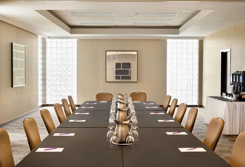 Coast Chilliwack Hotel By Apa