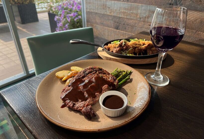 Coast Chilliwack Hotel By Apa